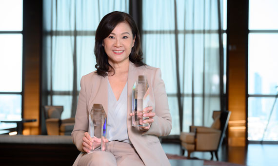 ธนาคารกสิกรไทย คว้า 2 รางวัลจากเวทีระดับโลก ผู้นำธนาคารยอดเยี่ยมกลุ่มลูกค้ารายย่อย และ SME ตอกย้ำกลยุทธ์ยึดลูกค้าเป็นศูนย์กลาง