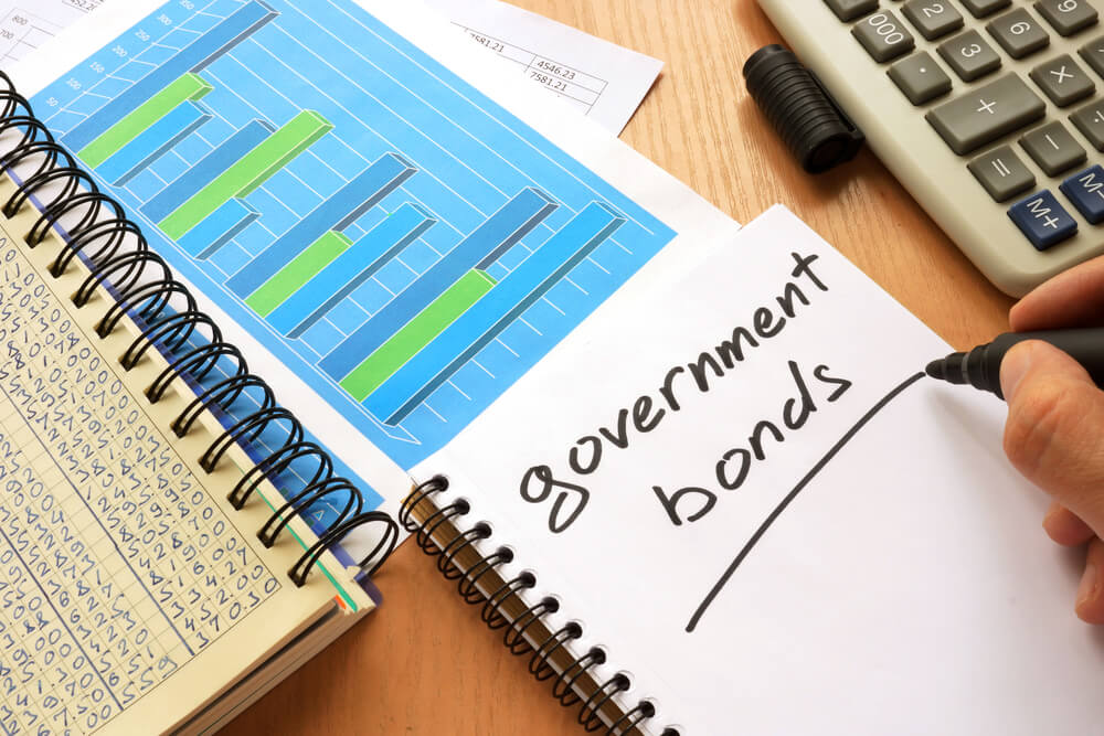 advantages-of-investing-in-government-bonds.jpg